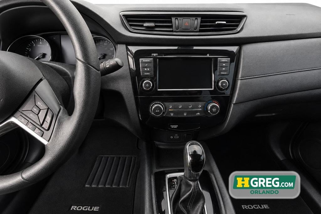 Used 2019 Nissan Rogue S w/ Special Edition Package FWD image 11