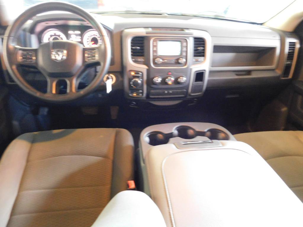 Used 2016 RAM 1500 Express AWD/4WD image 3