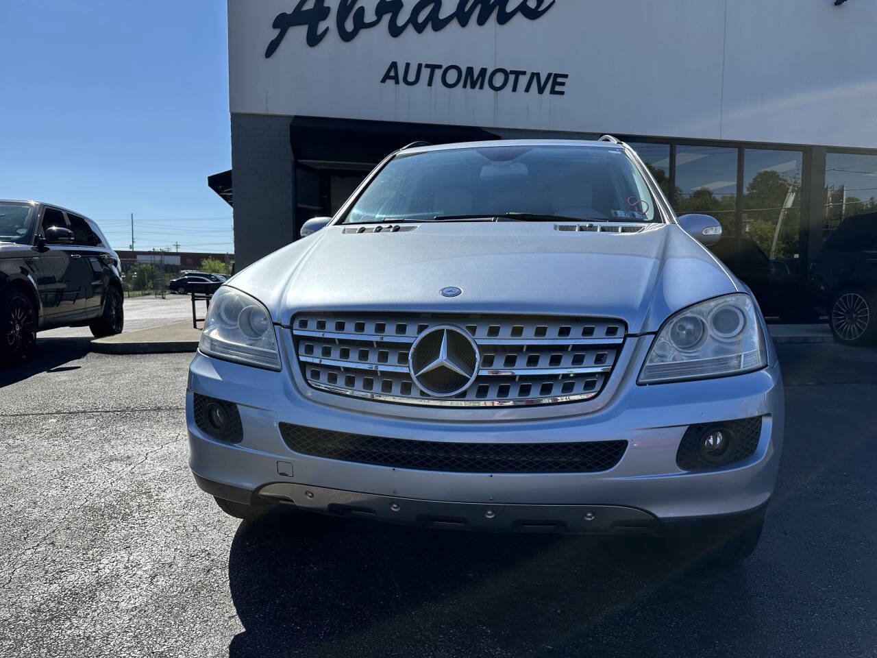 Used 2007 Mercedes-Benz ML 350 4MATIC w/ P1 Pkg image 3