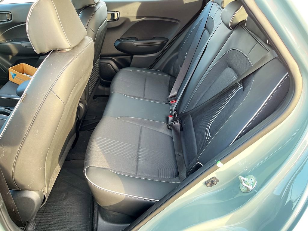 Used 2025 Hyundai Venue Limited image 25