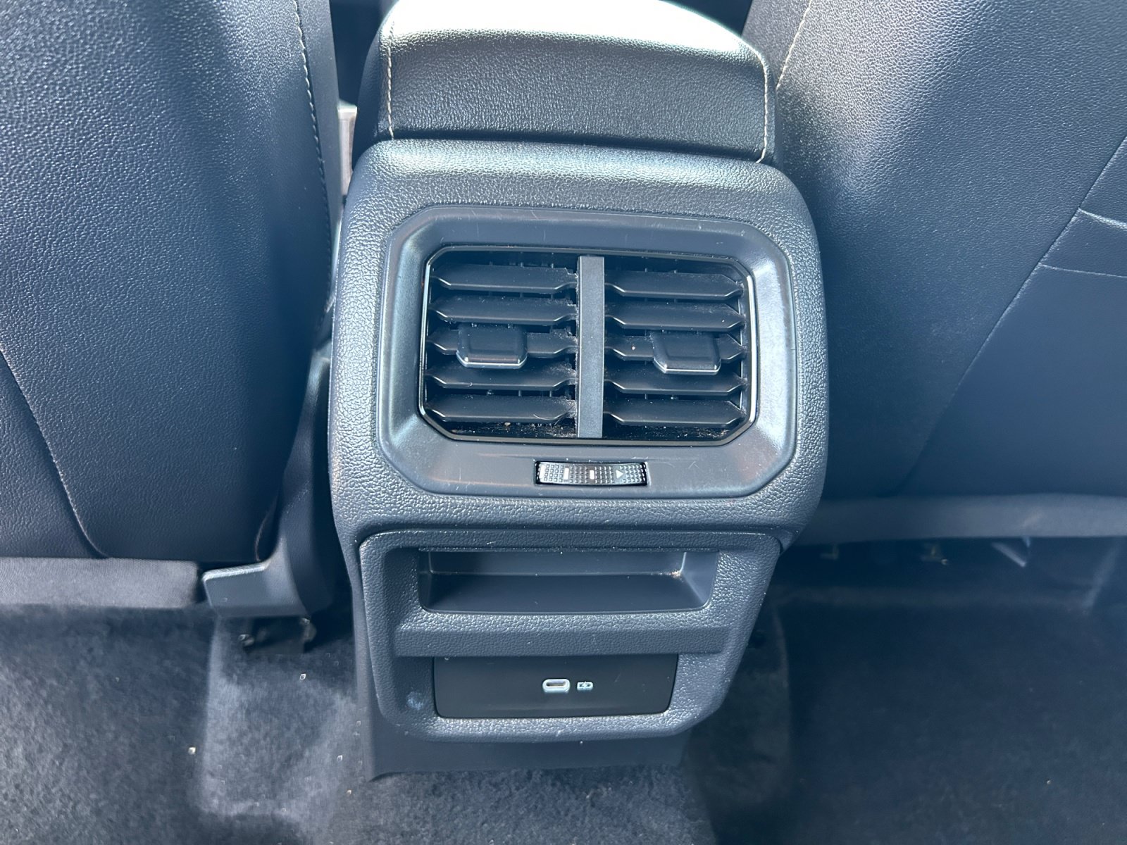 Certified 2022 Volkswagen Taos SE FWD image 30