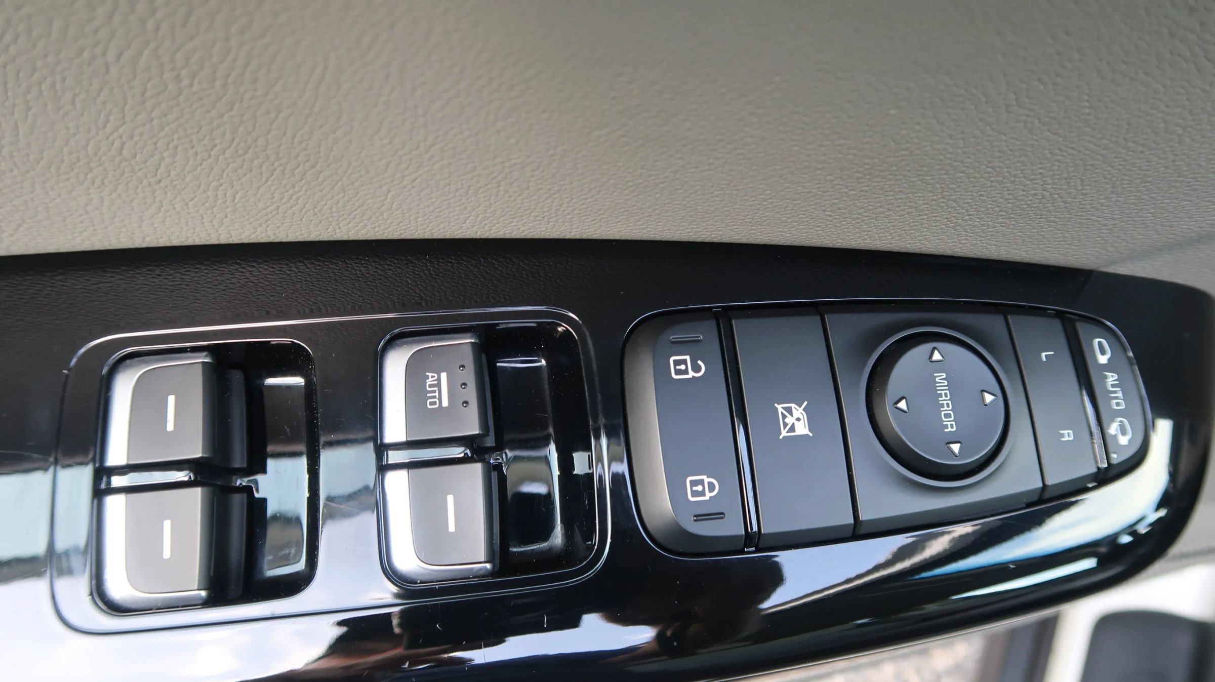 Used 2020 Kia Sportage EX w/ Option Group 15 FWD image 28