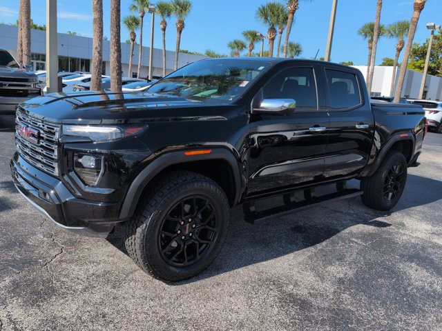 Used 2023 GMC Canyon Denali w/ Denali Black Edition AWD/4WD image 8