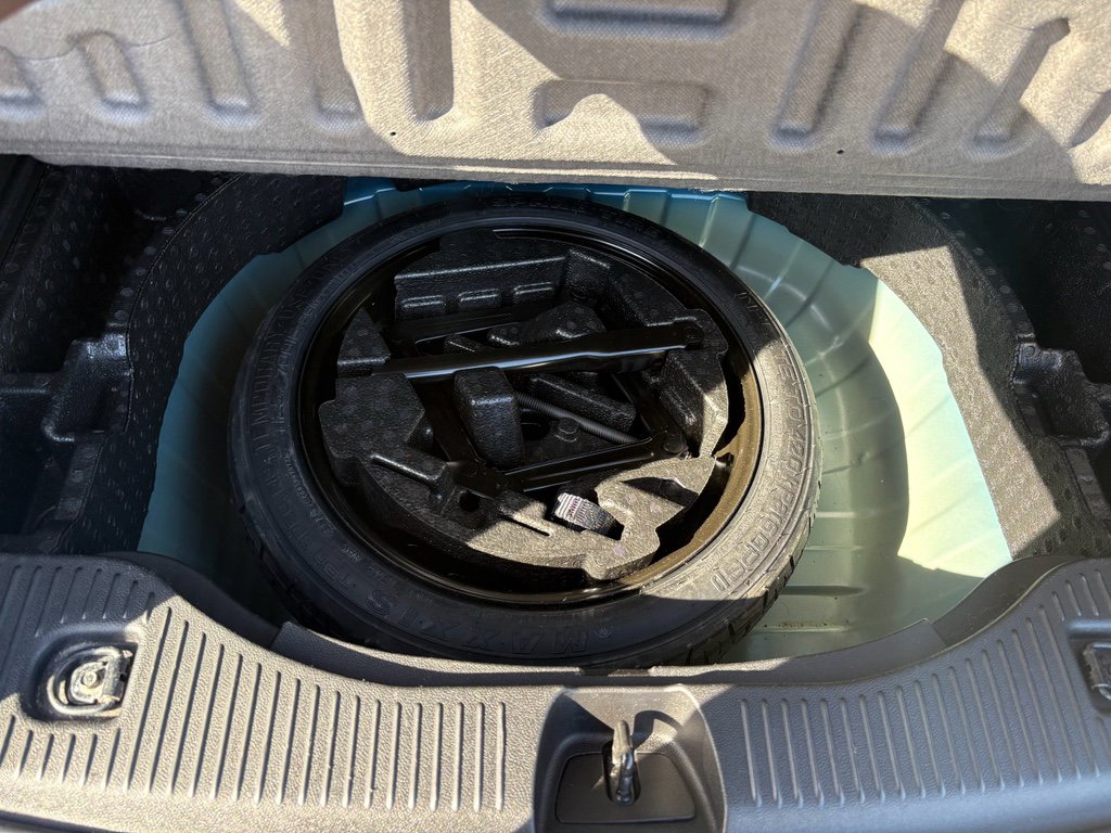 Used 2020 Chevrolet Trax LT w/ LT Convenience Package image 26