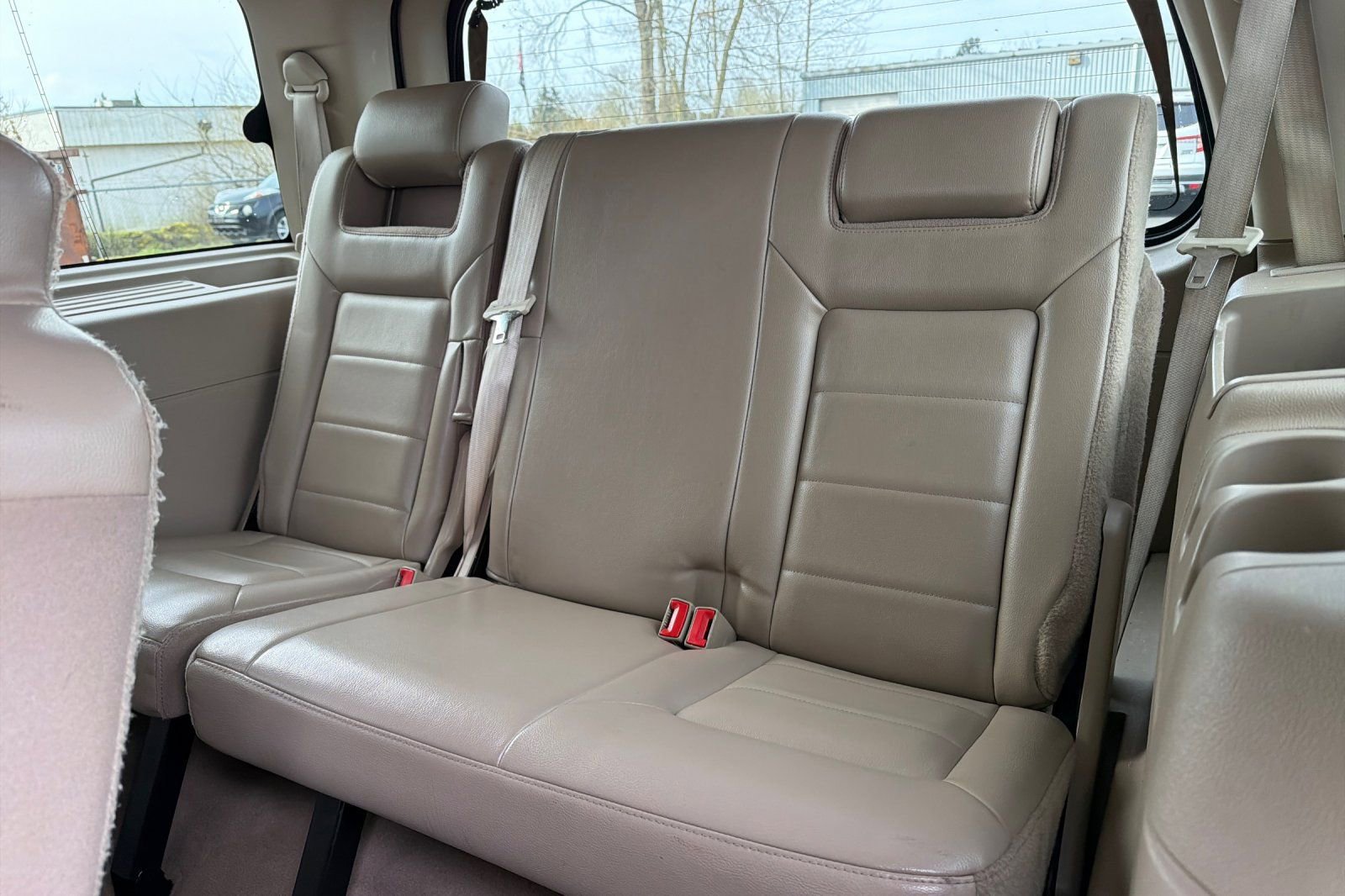 Used 2005 Ford Expedition XLT image 14