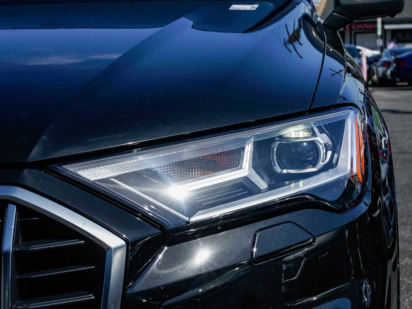 Used 2023 Audi Q7 Premium Plus w/ Premium Plus Package image 7