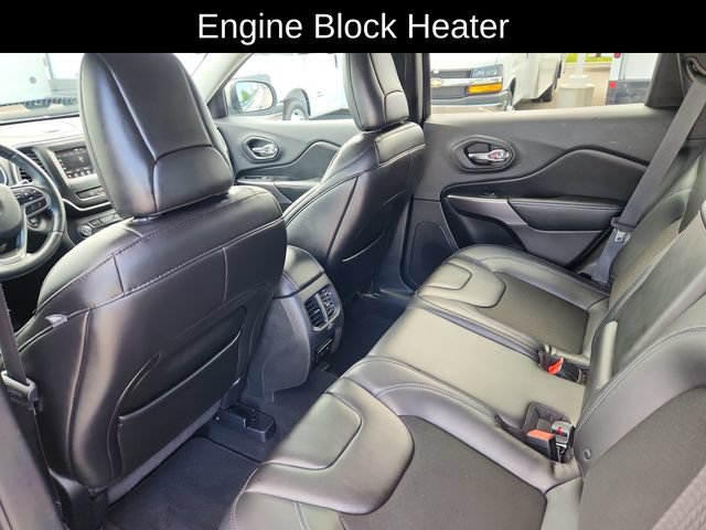 Used 2019 Jeep Cherokee Latitude Plus w/ Cold Weather Group AWD/4WD image 24