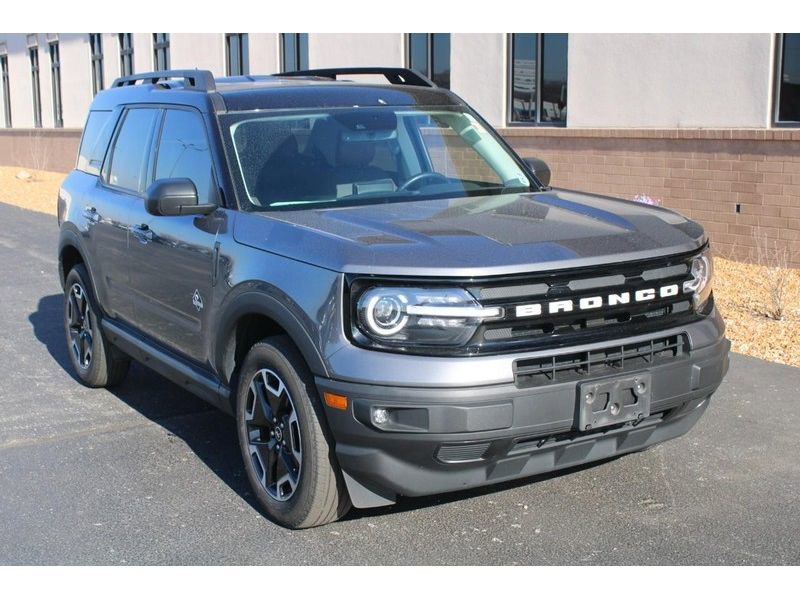 Used 2023 Ford Bronco Sport Outer Banks image 2