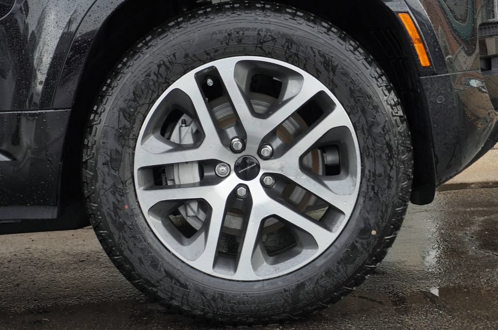 Certified 2026 Land Rover Defender 110 X-Dynamic SE AWD/4WD image 8