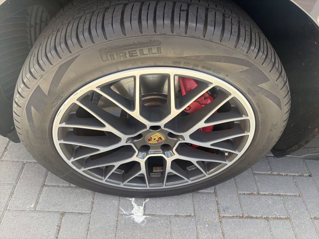 Used 2017 Porsche Macan GTS image 3