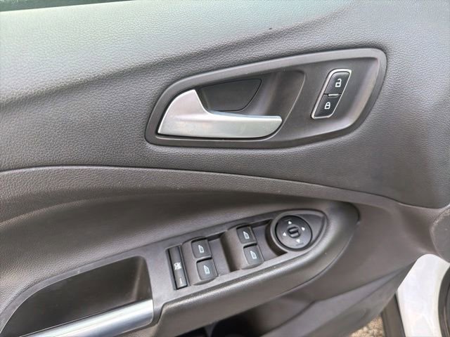 Used 2016 Ford Escape SE FWD image 25