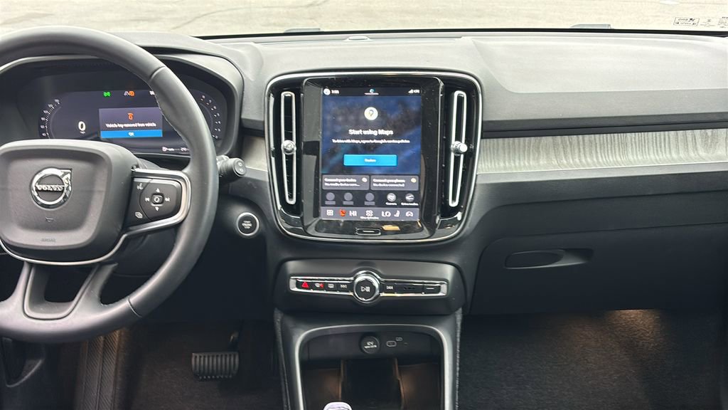 Certified 2026 Volvo XC40 B5 Plus AWD/4WD image 6