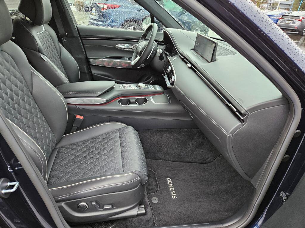Used 2025 Genesis GV70 3.5T Sport w/ Sport Advanced Package image 10