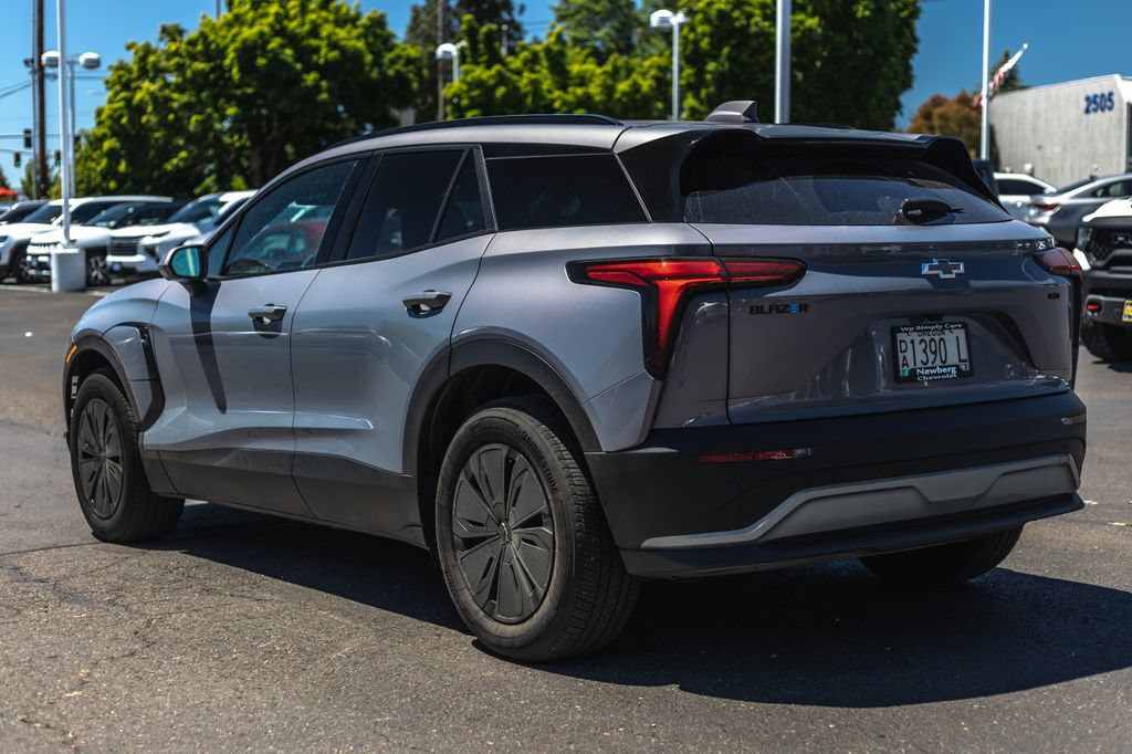 Used 2025 Chevrolet Blazer EV LT AWD/4WD image 9