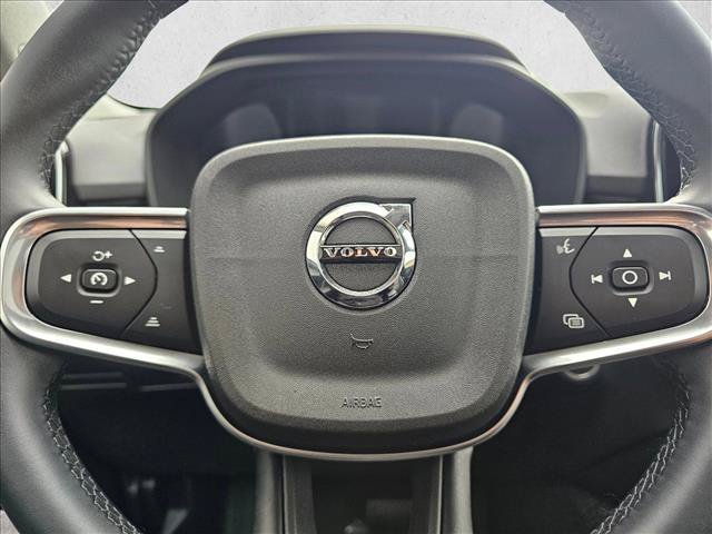 Used 2025 Volvo XC40 B5 Plus AWD/4WD image 20