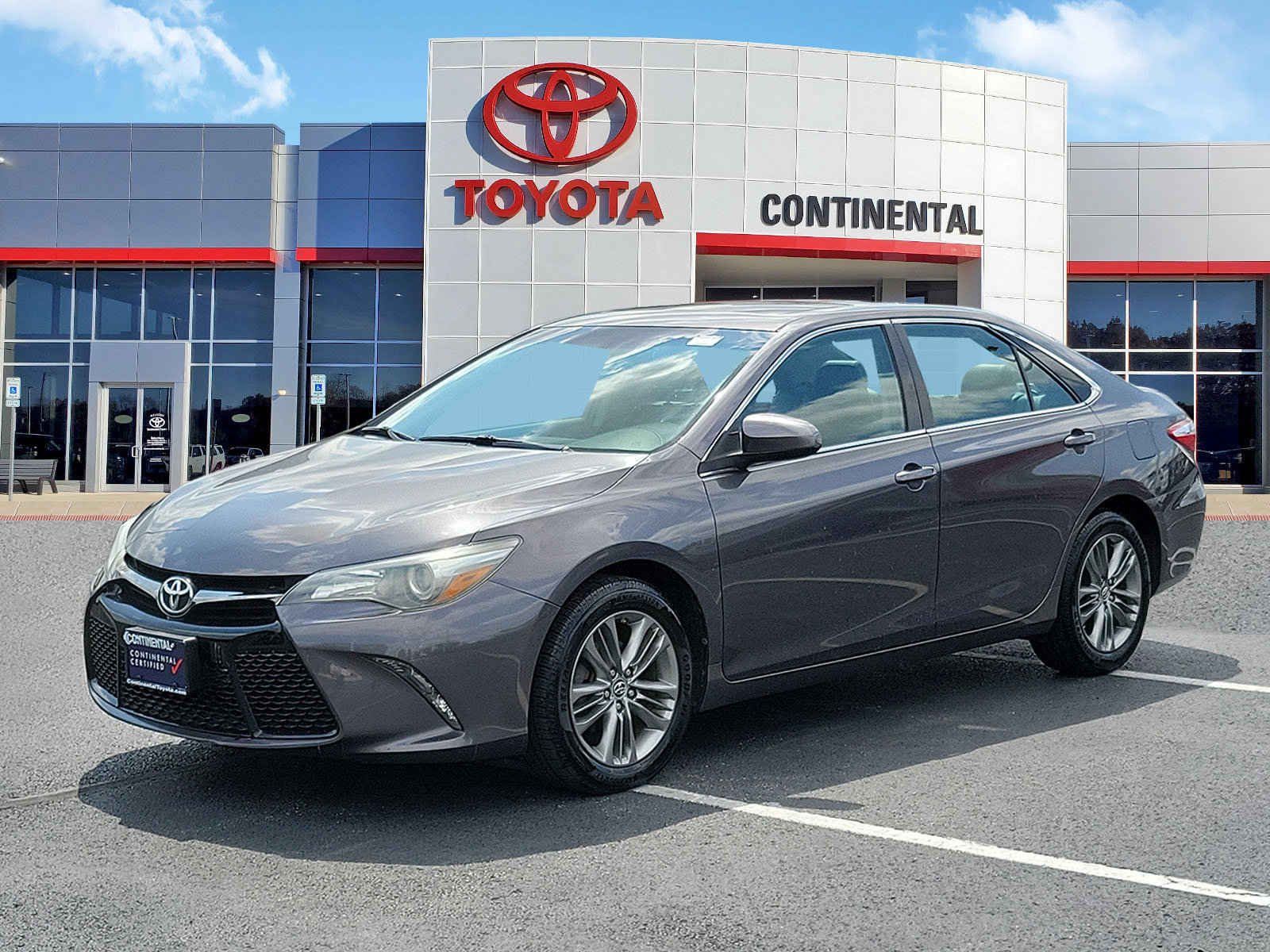 Used 2016 Toyota Camry SE FWD image 3