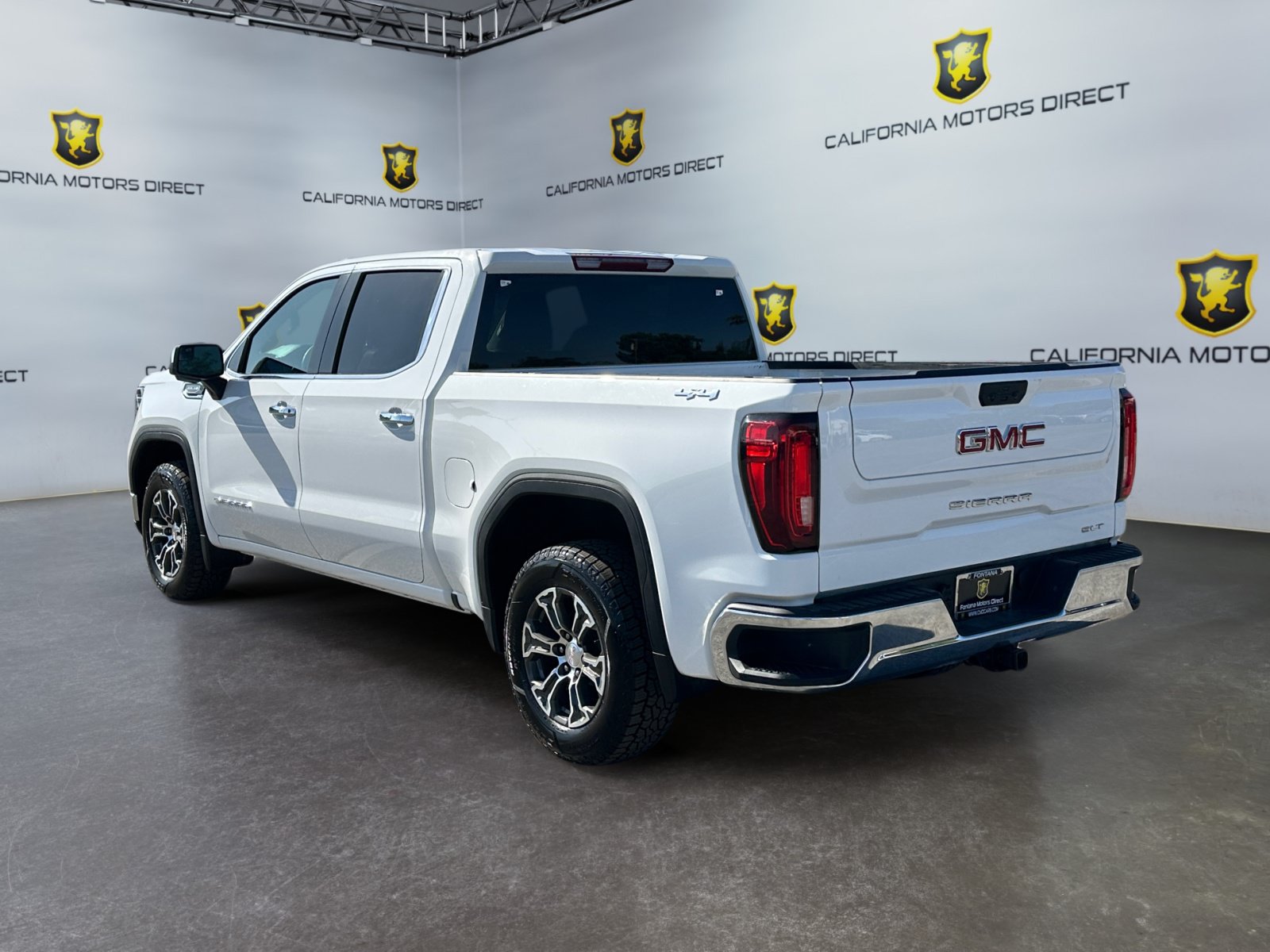 Used 2026 GMC Sierra 1500 SLT AWD/4WD image 3