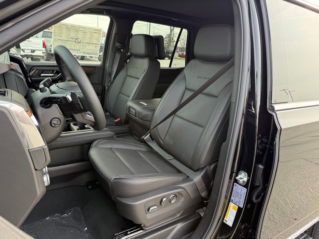 New 2026 GMC Yukon Denali w/ Denali Reserve Package image 14