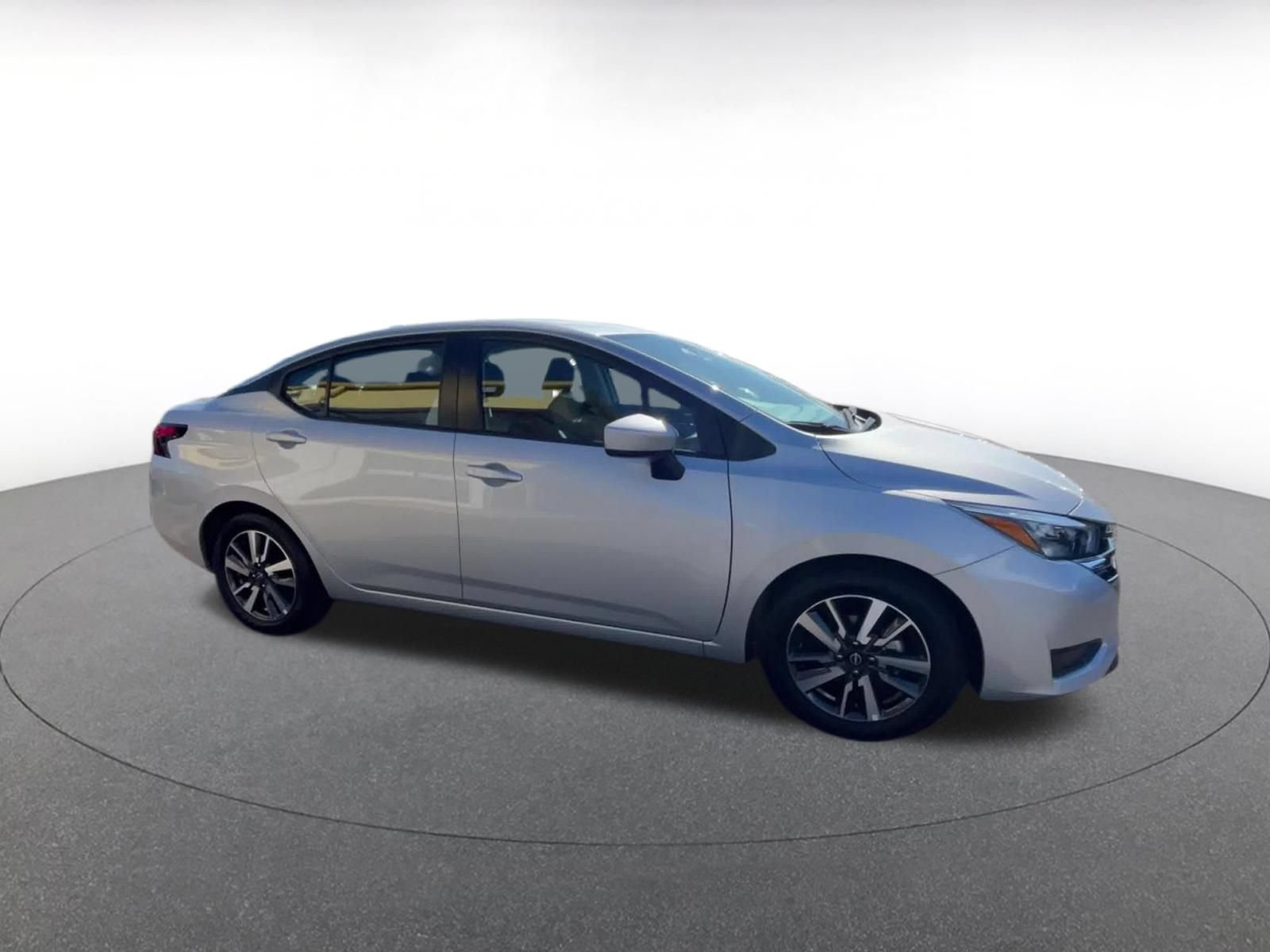 Used 2025 Nissan Versa SV FWD video 2