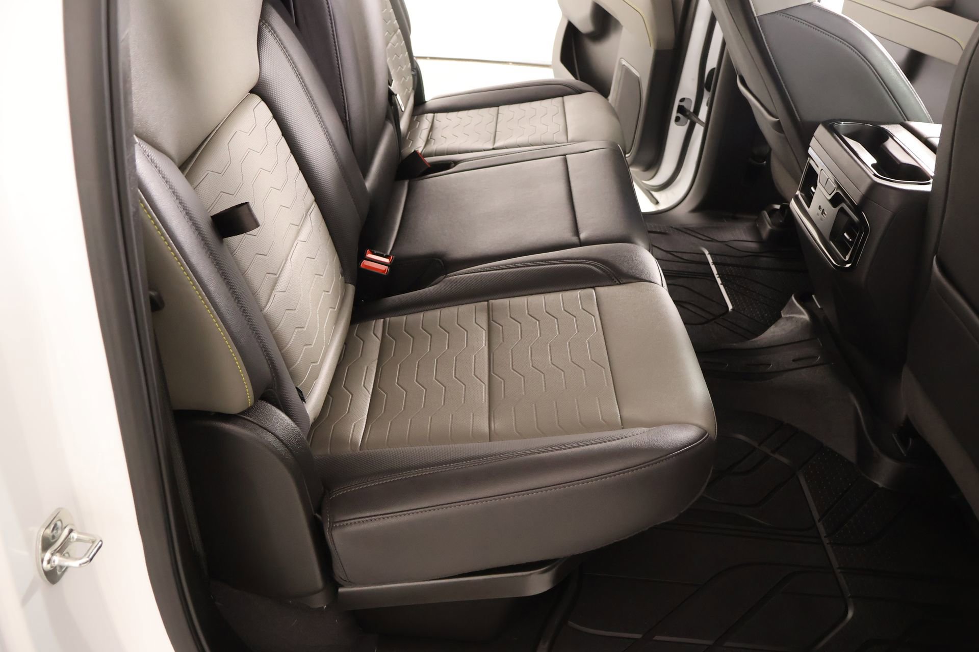 Used 2025 Chevrolet Silverado 1500 ZR2 w/ Technology Package image 16