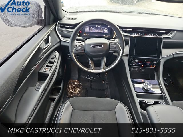 Used 2024 Jeep Grand Cherokee L Altitude AWD/4WD image 11