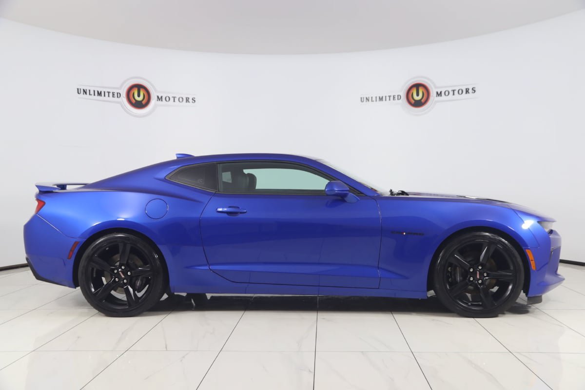 Used 2018 Chevrolet Camaro SS RWD image 2