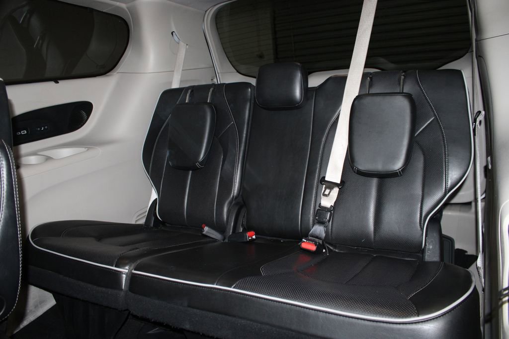 Used 2022 Chrysler Pacifica Limited image 26