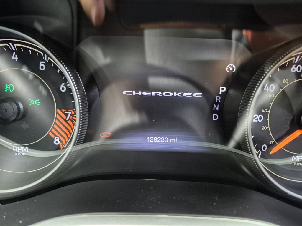 Used 2015 Jeep Cherokee Trailhawk w/ Leather Interior Group image 18