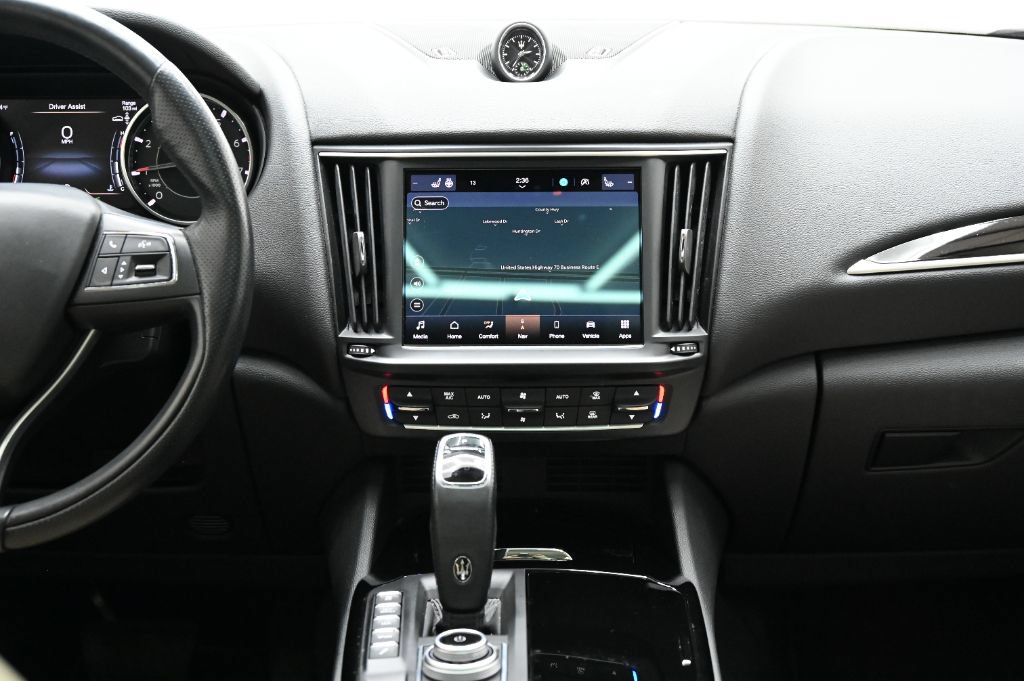 Used 2021 Maserati Levante AWD/4WD image 31