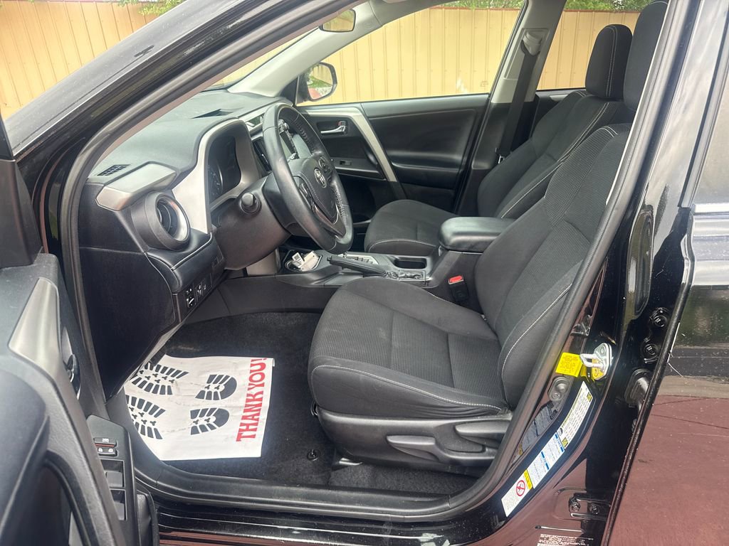 Used 2018 Toyota RAV4 XLE w/ Plus Extra Value Package AWD/4WD image 9