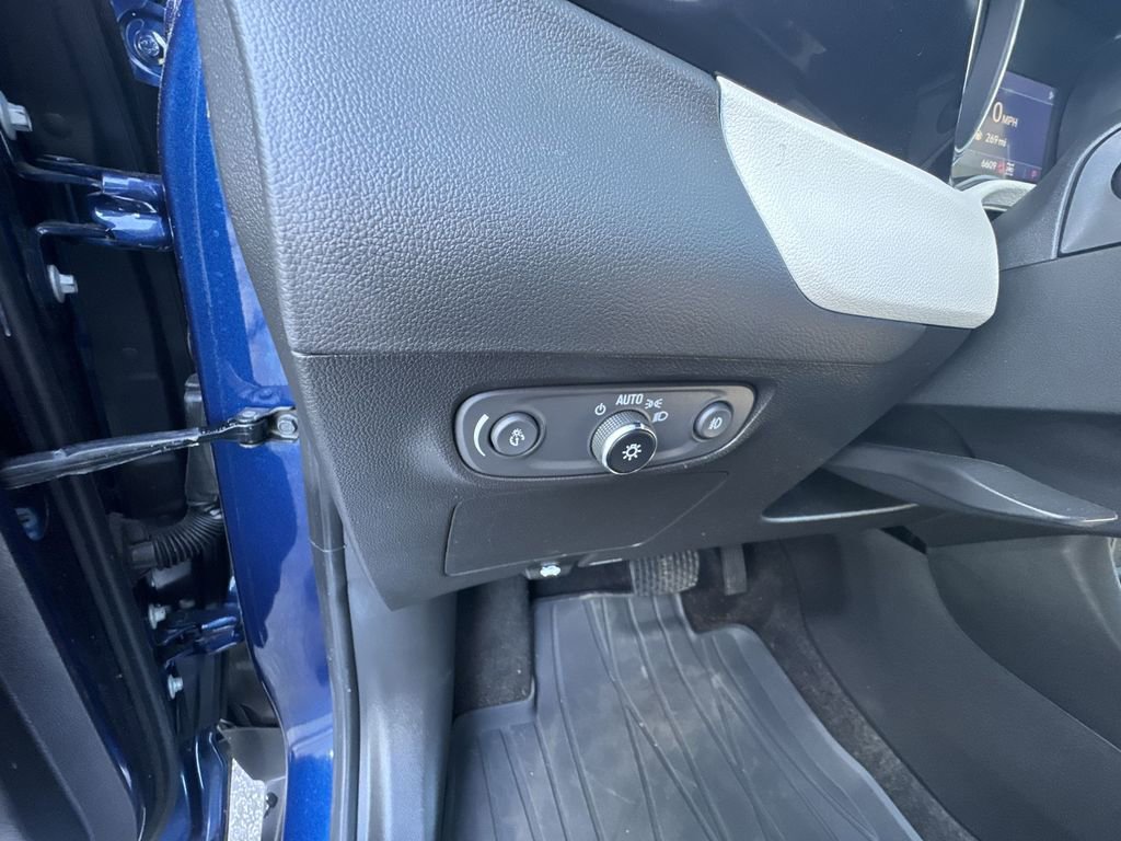 Used 2023 Buick Encore GX Preferred w/ Cold Weather Comfort Package image 17