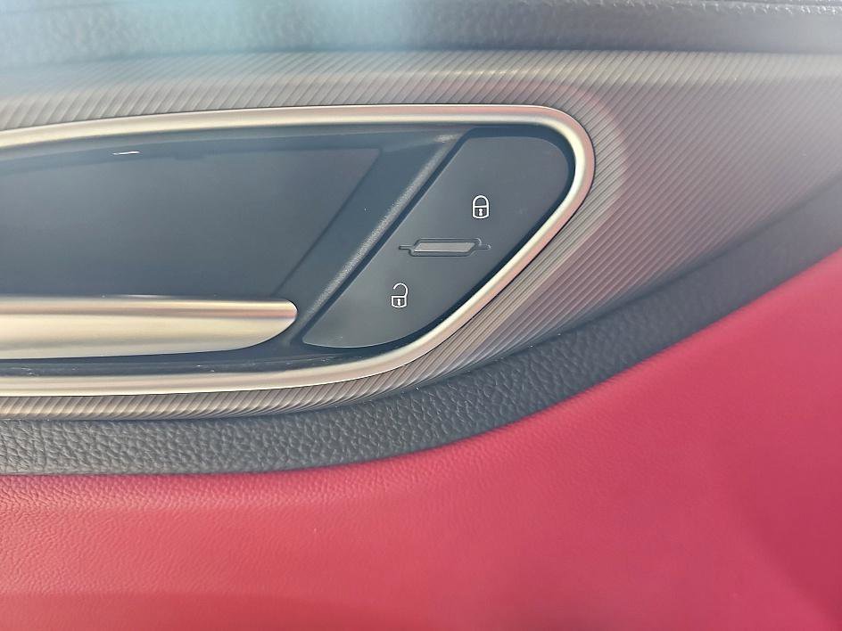 Used 2020 Alfa Romeo Giulia Ti Sport image 11