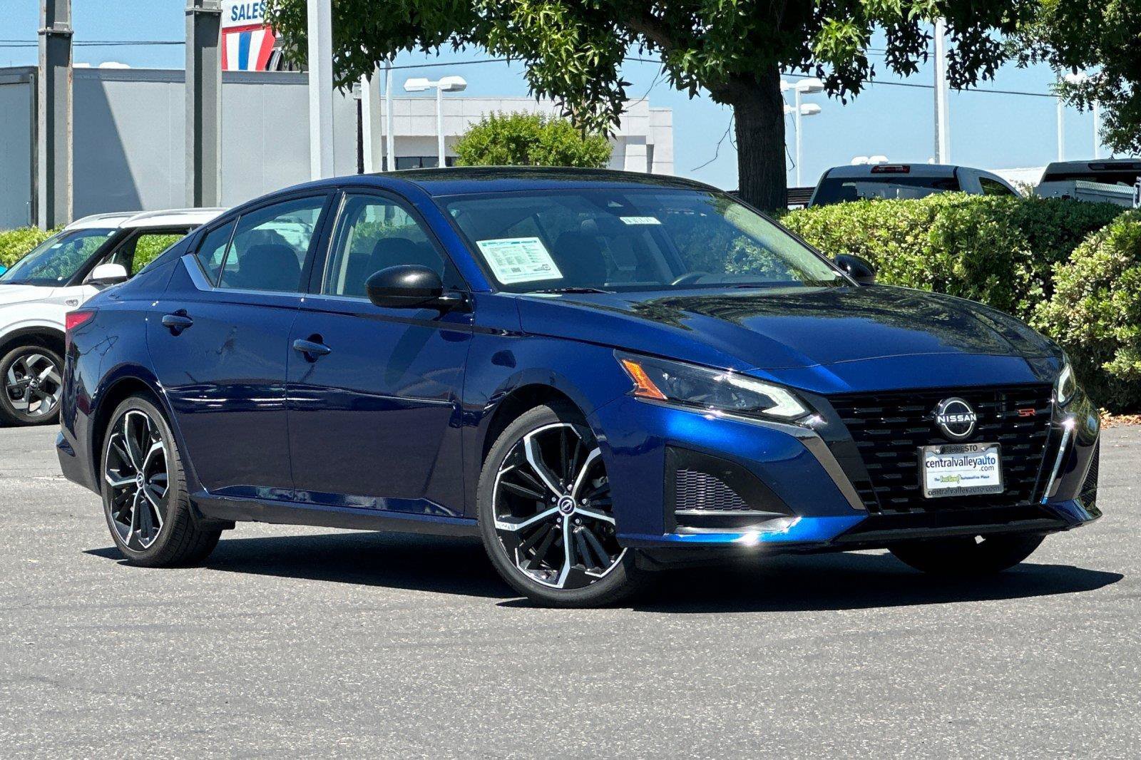 Certified 2024 Nissan Altima 2.5 SR FWD image 1