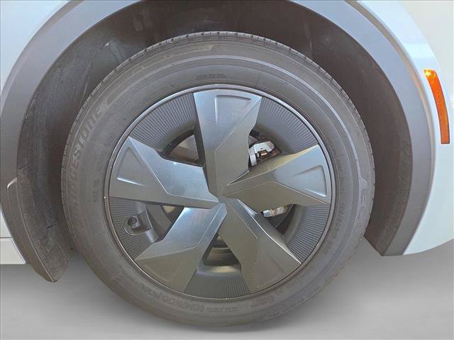 Used 2024 Toyota Prius LE FWD image 19