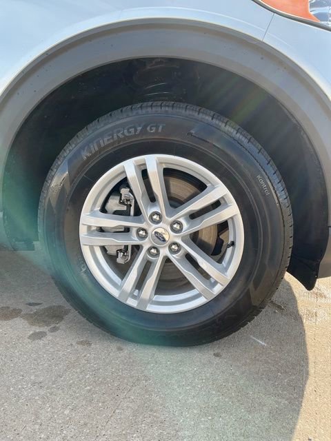 Used 2024 Ford Explorer XLT w/ Equipment Group 202A image 13