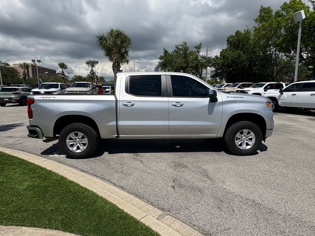 Used 2022 Chevrolet Silverado 1500 LT AWD/4WD image 7