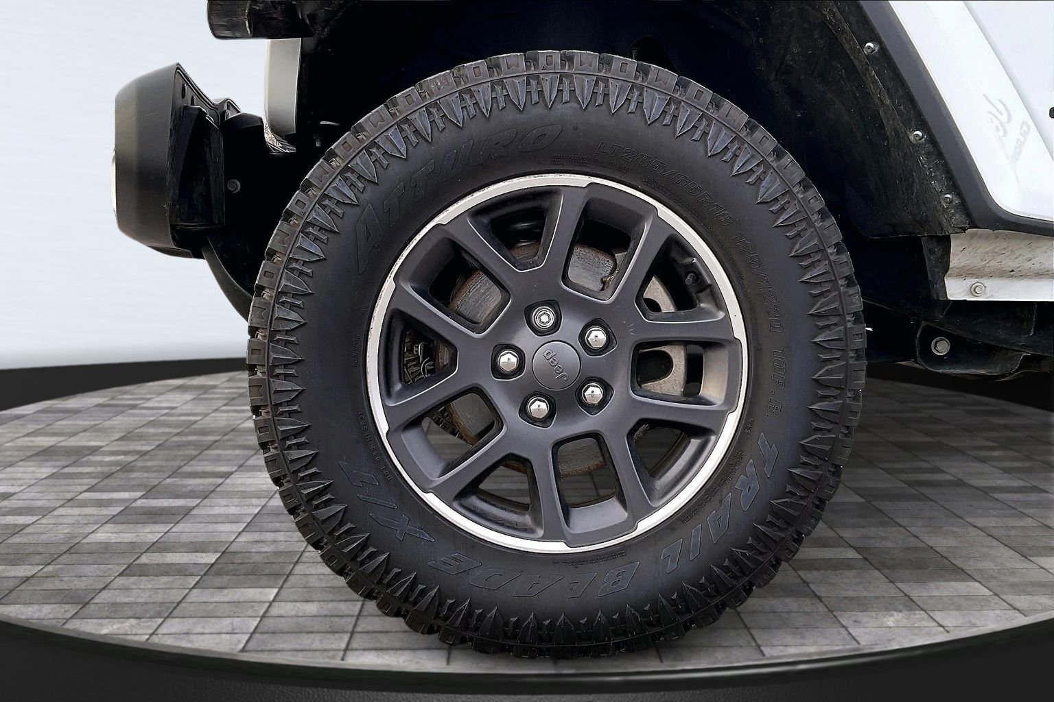 Used 2022 Jeep Gladiator Overland w/ Popular Equipment Package image 7