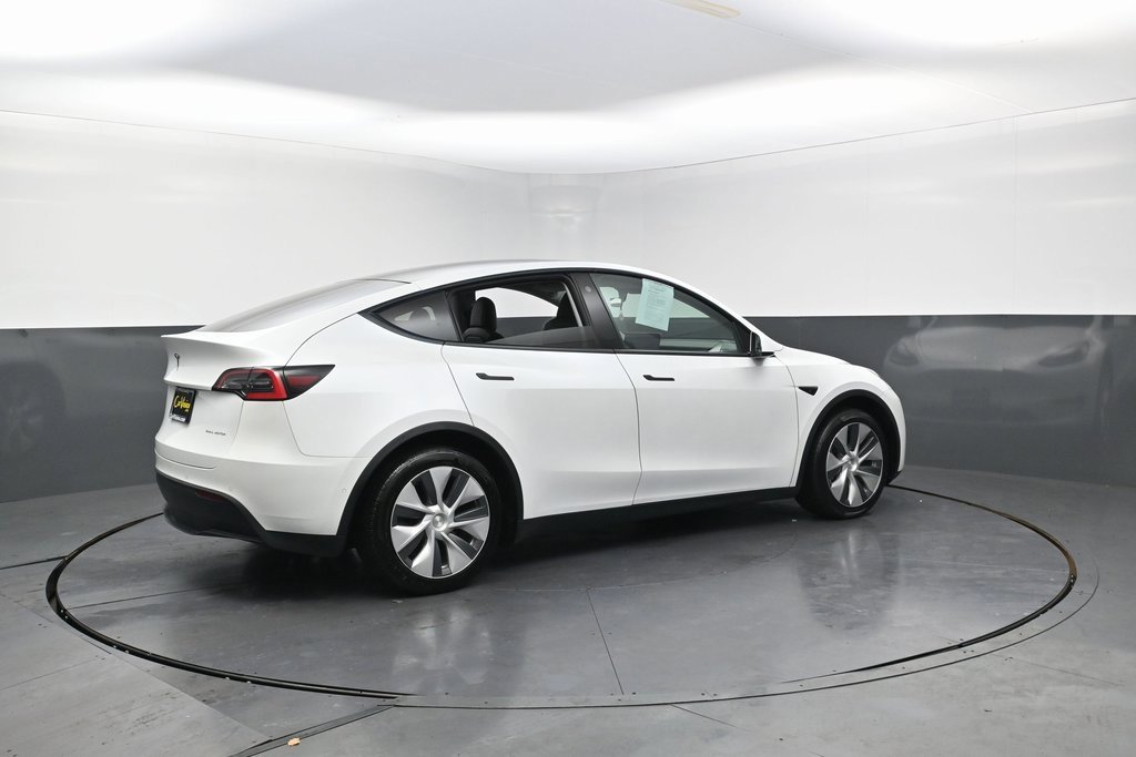 Used 2021 Tesla Model Y Long Range image 8