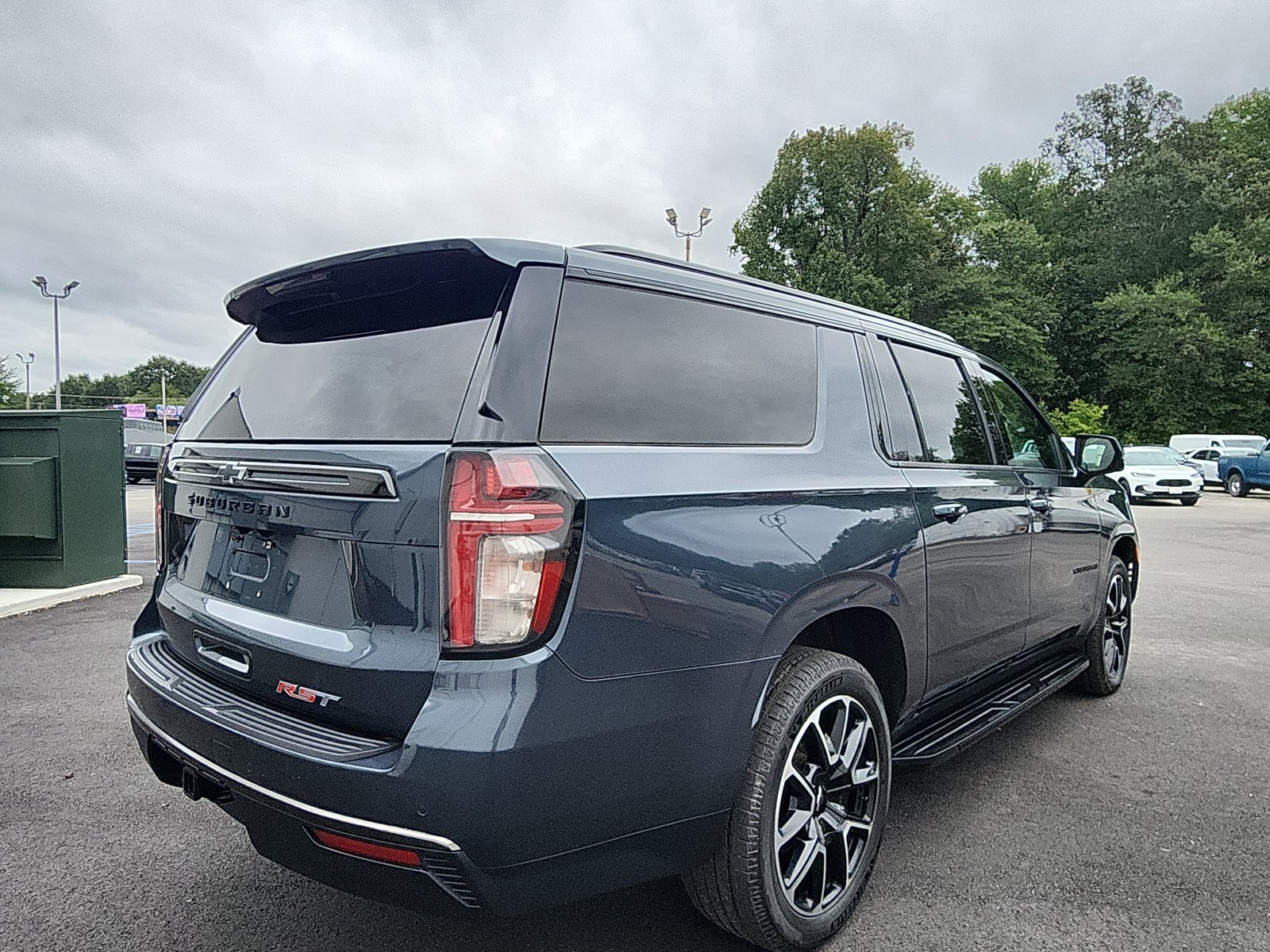 Used 2021 Chevrolet Suburban RST w/ Luxury Package AWD/4WD image 5