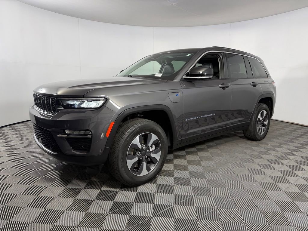 Used 2022 Jeep Grand Cherokee Limited 4xe w/ Luxury Tech Group II image 10