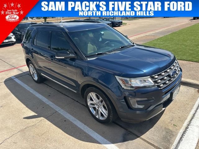 Used 2016 Ford Explorer XLT w/ Equipment Group 202A FWD image 3