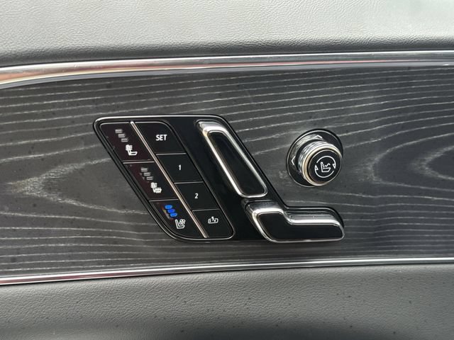 Used 2024 Cadillac Lyriq Luxury w/ LPO, Floor Liner Package AWD/4WD image 28