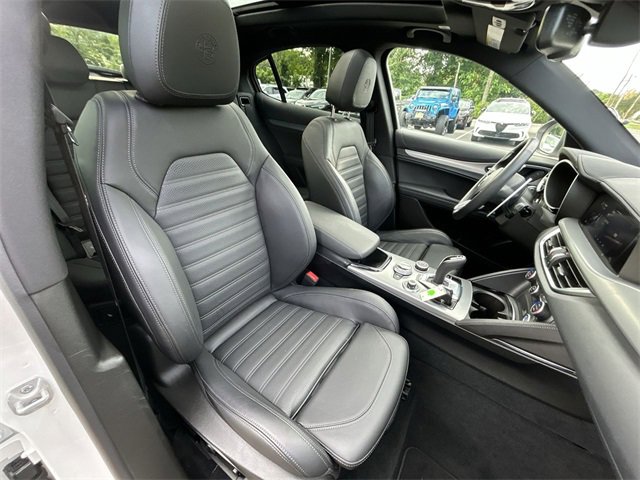 Used 2024 Alfa Romeo Stelvio Veloce image 25