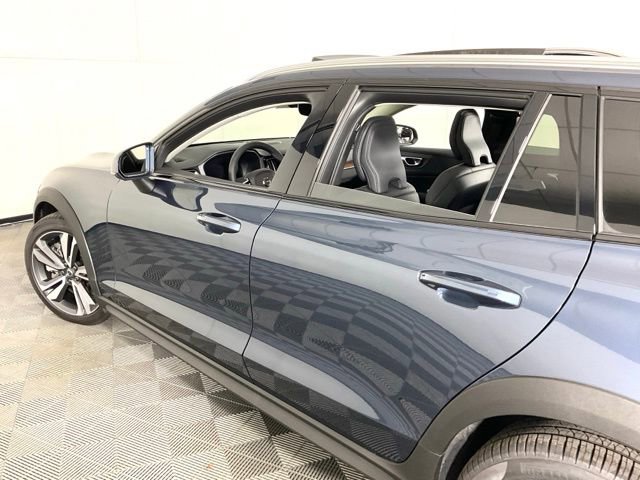New 2026 Volvo V60 B5 Cross Country Plus w/ Protection Package Premier image 33