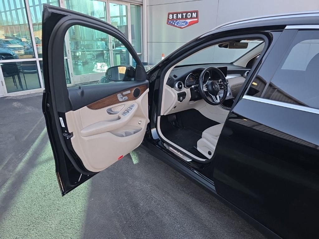Used 2022 Mercedes-Benz GLC 300 4MATIC image 8
