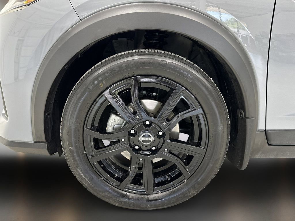 Used 2024 Nissan Kicks SR w/ SR Premium Package FWD image 9