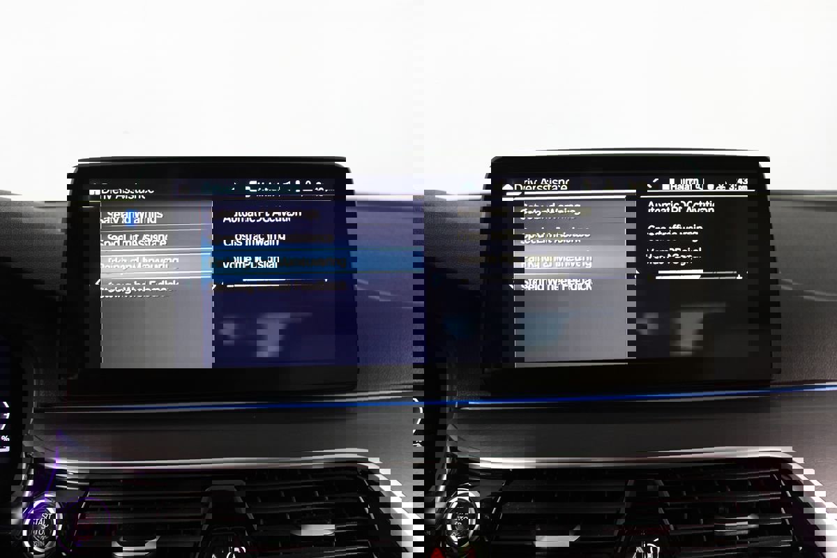 Used 2023 BMW 530e 530e w/ M Sport Package image 25