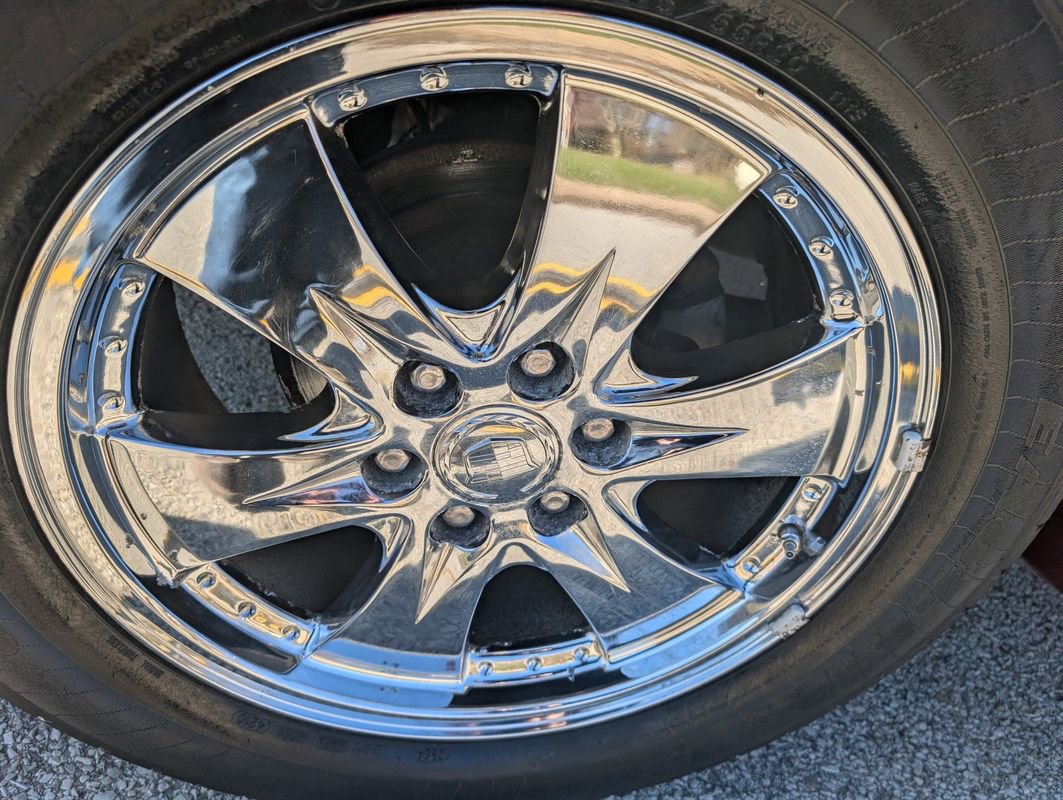 Used 2005 Cadillac Escalade EXT image 25