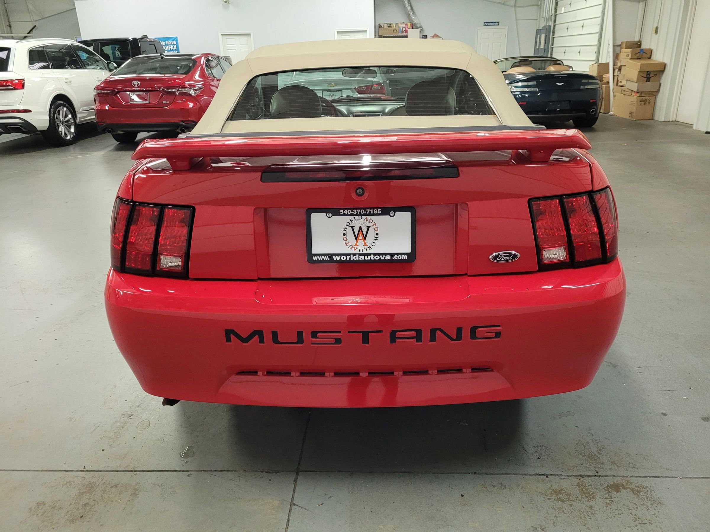 Used 2004 Ford Mustang Deluxe Convertible 2D image 18