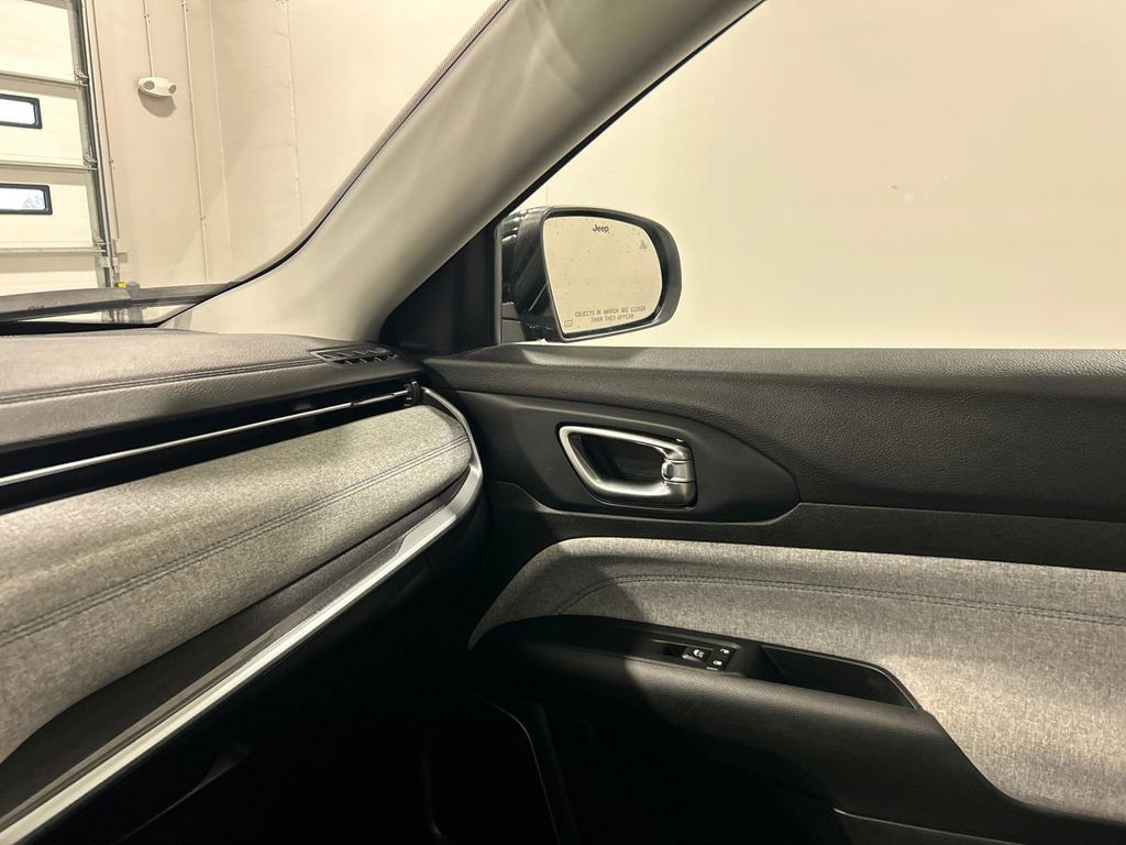 Used 2022 Jeep Compass Latitude image 26